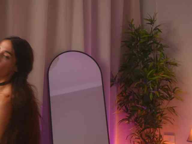 MiriamFoxx webcam