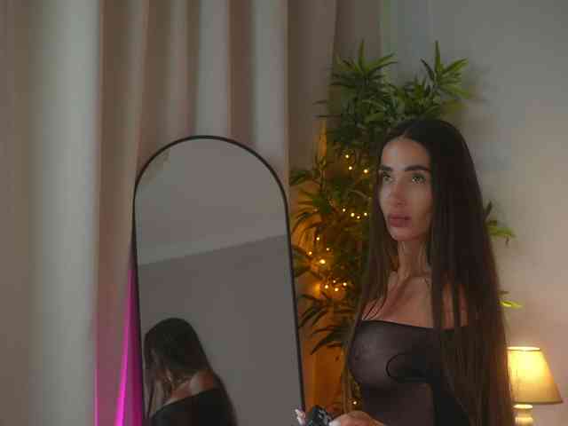 MiriamFoxx webcam
