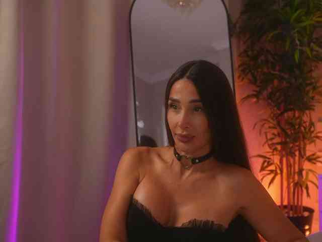 MiriamFoxx webcam