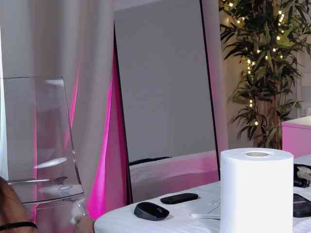 MiriamFoxx webcam