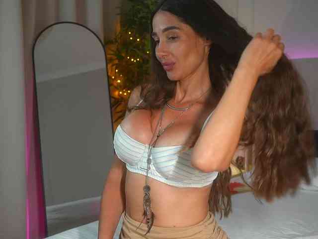 MiriamFoxx webcam