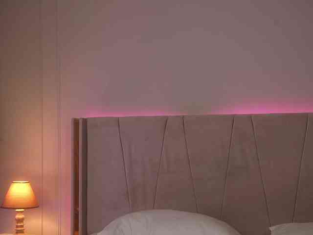 MiriamFoxx webcam