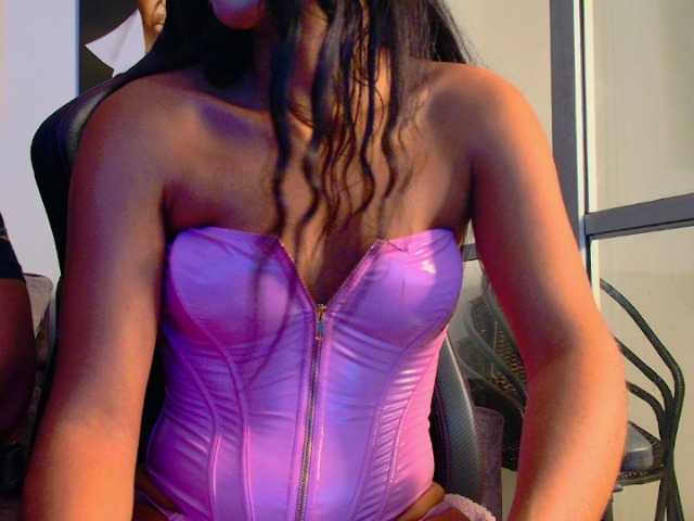 latin-couple77 live cam on BongaCams
