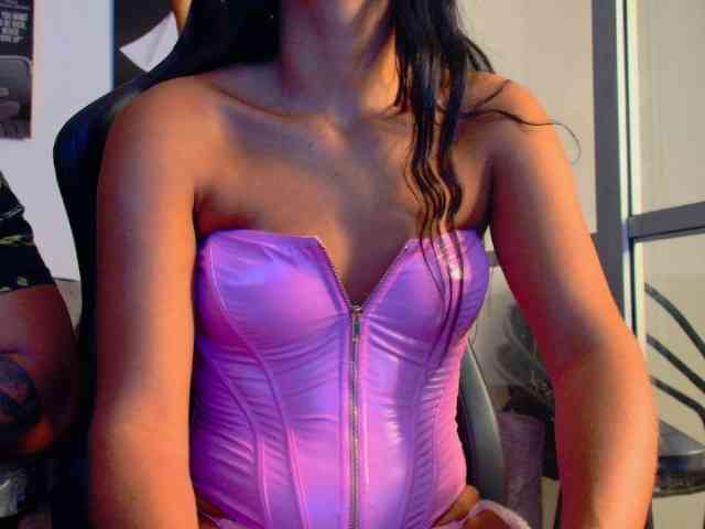 latin-couple77 webcam
