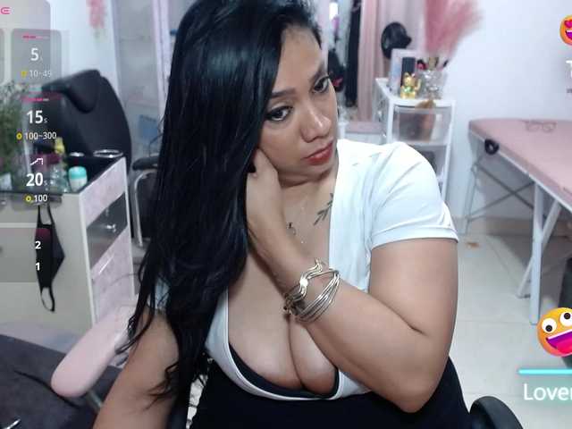 titsbiglovers live cam on BongaCams