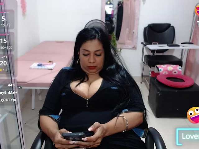 titsbiglovers live cam on BongaCams