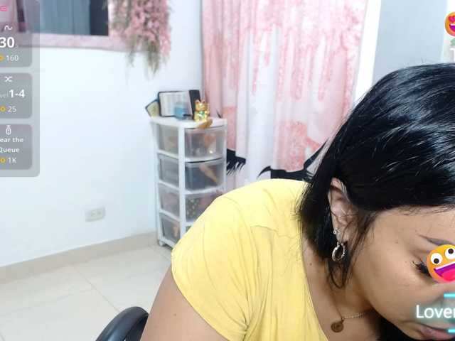 titsbiglovers live cam on BongaCams
