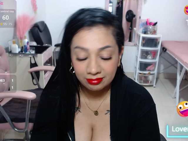 titsbiglovers live webcam show