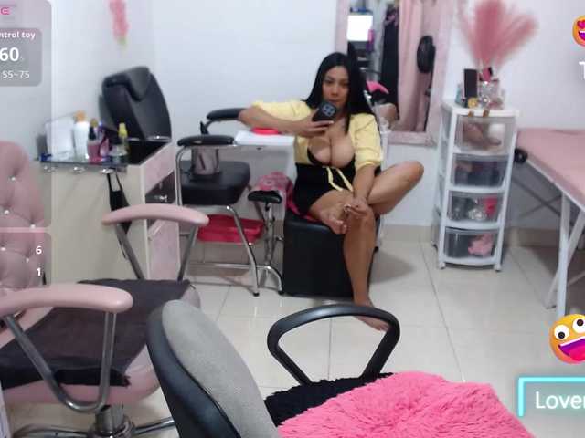 titsbiglovers live cam on BongaCams