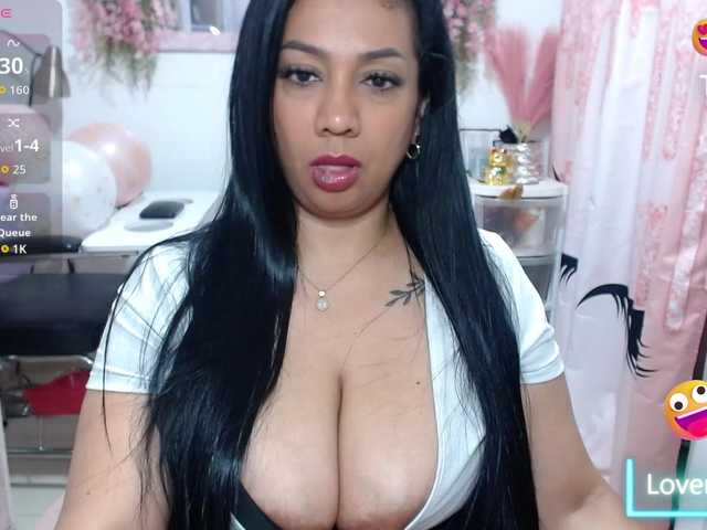 titsbiglovers live cam on BongaCams