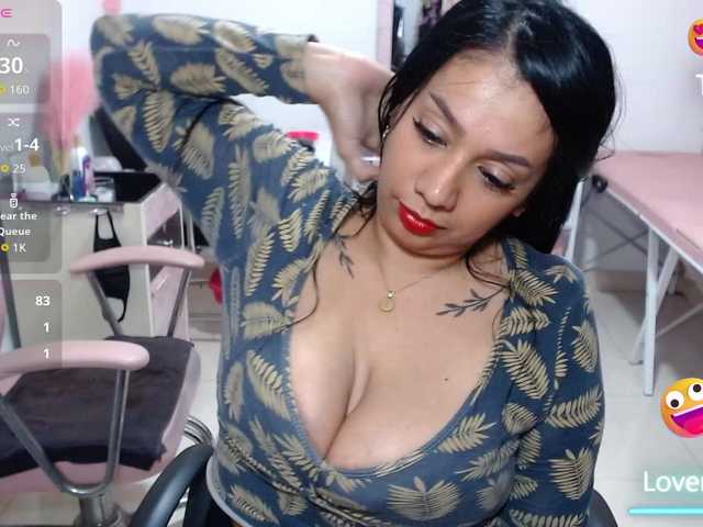 titsbiglovers live cam on BongaCams