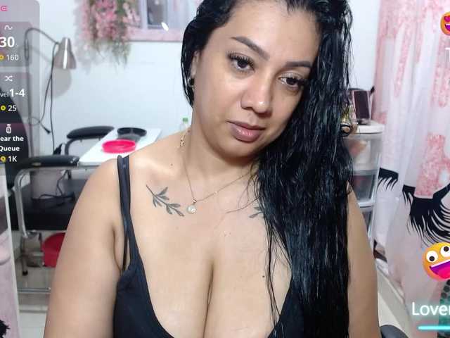 titsbiglovers live cam on BongaCams
