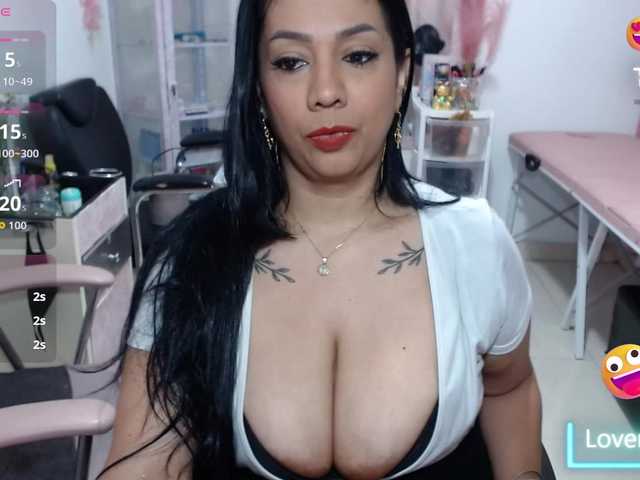titsbiglovers live cam on BongaCams