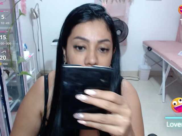titsbiglovers live cam on BongaCams
