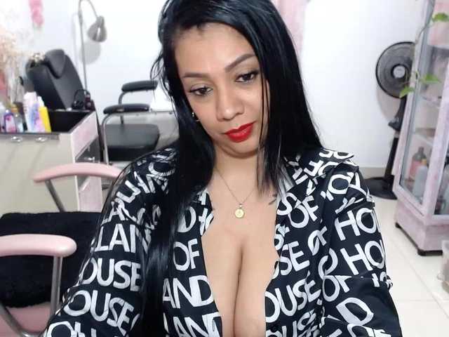 titsbiglovers live cam on BongaCams