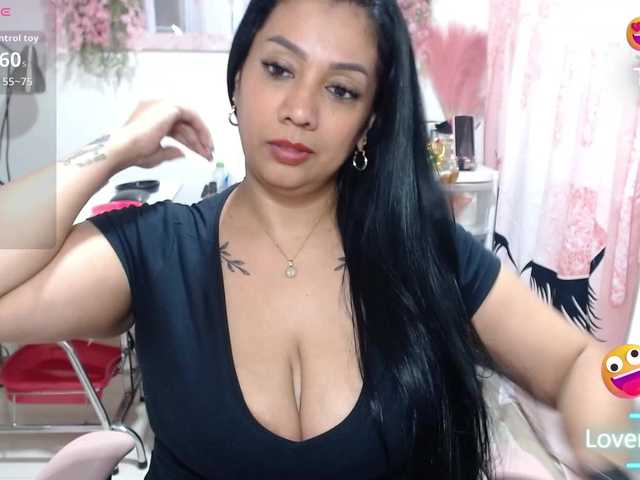 titsbiglovers live cam on BongaCams