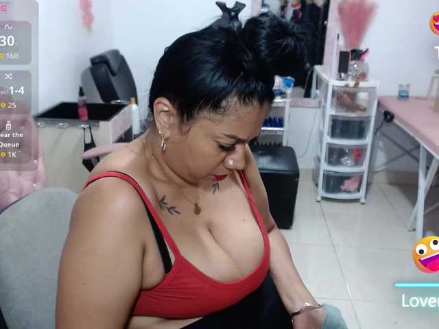 titsbiglovers live webcam show