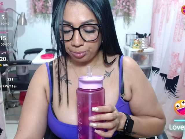 titsbiglovers live cam on BongaCams
