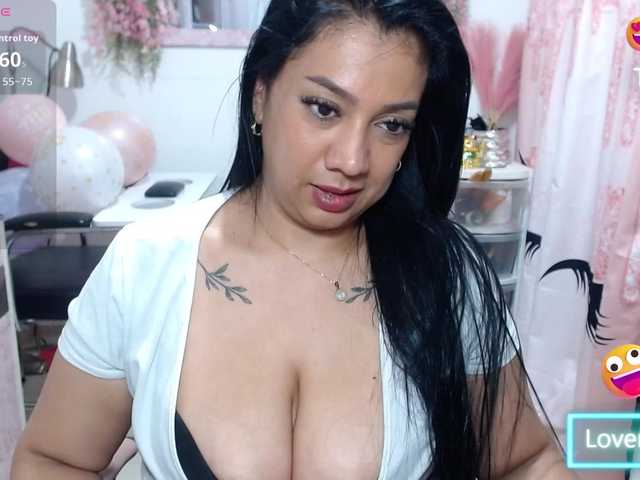 titsbiglovers live cam on BongaCams