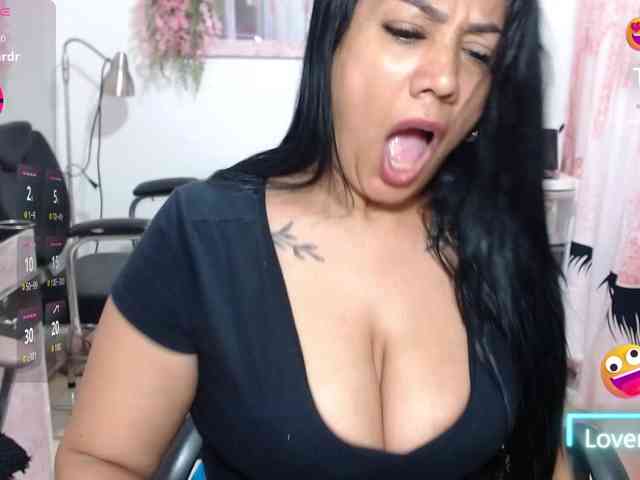titsbiglovers webcam