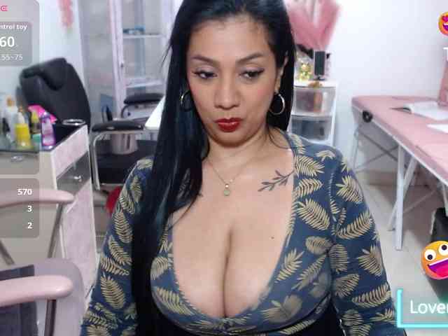 titsbiglovers webcam