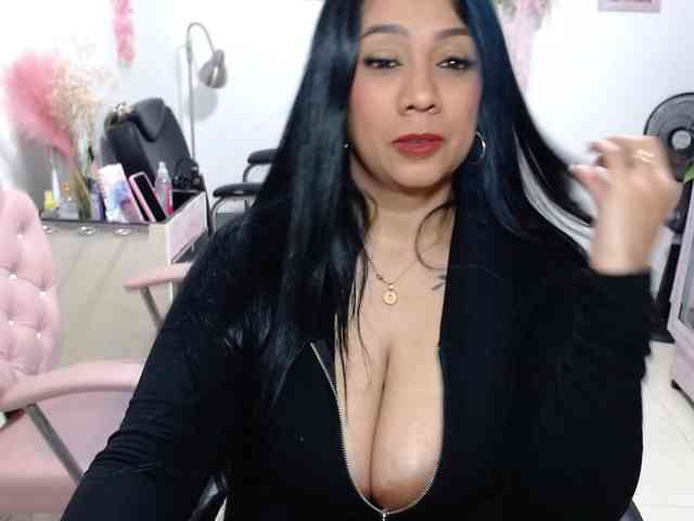 titsbiglovers webcam