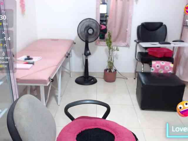 titsbiglovers's live room