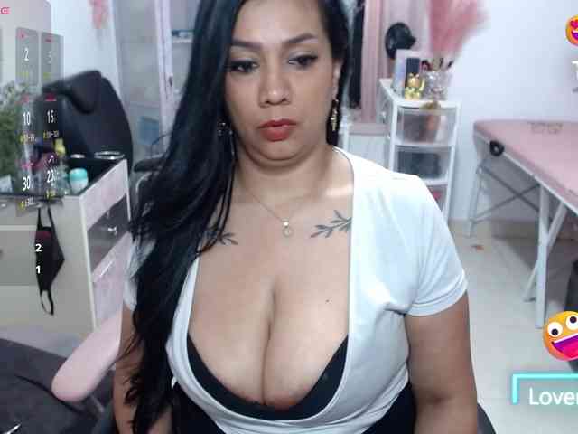 titsbiglovers webcam