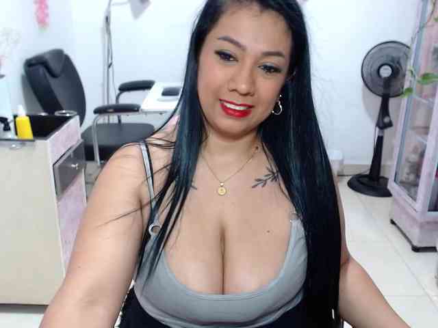 titsbiglovers webcam