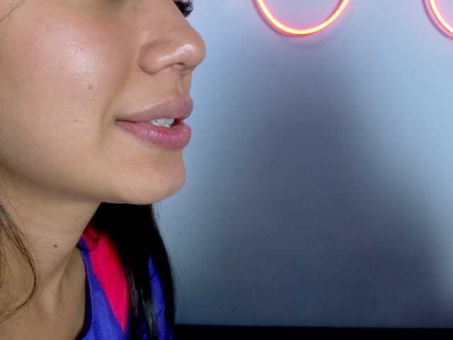 farianachocolatecrememia live cam on UnifiedCams
