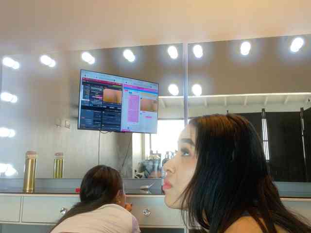 Model: farianachocolatecrememia