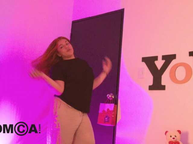AbbySaphir live cam on BongaCams