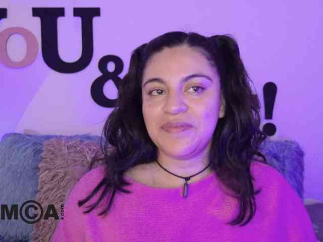 AbbySaphir webcam