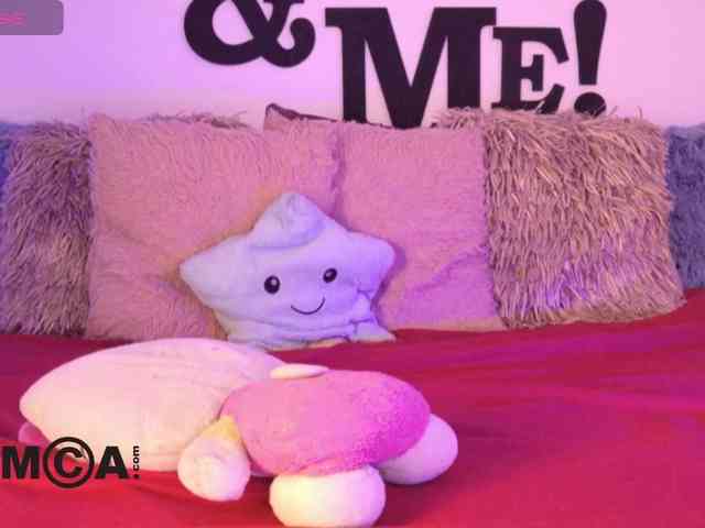 AbbySaphir webcam