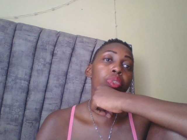 Dizzydose1 live cam on BongaCams