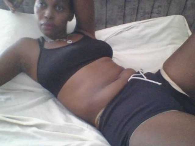 Dizzydose1 live cam on BongaCams