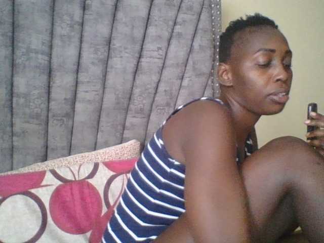 Dizzydose1 live cam on BongaCams