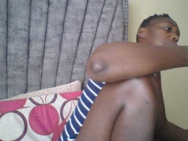 Dizzydose1 live cam on BongaCams