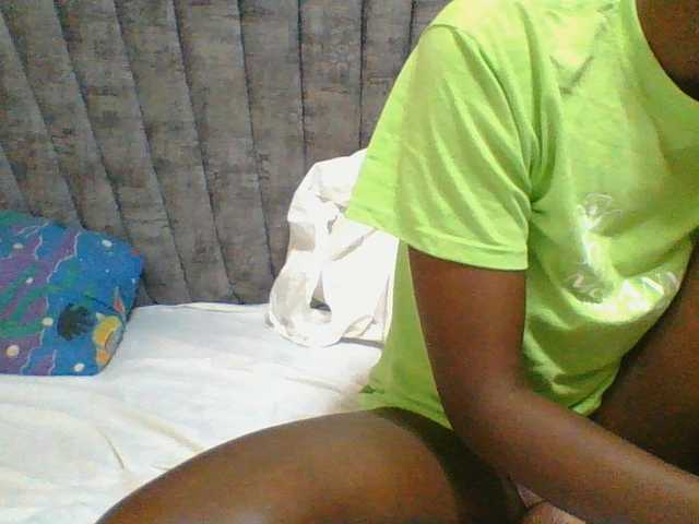 Dizzydose1 live cam on BongaCams