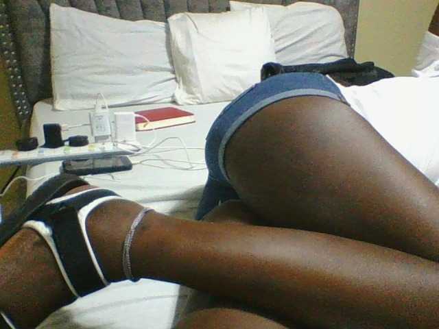 Dizzydose1 live cam on BongaCams