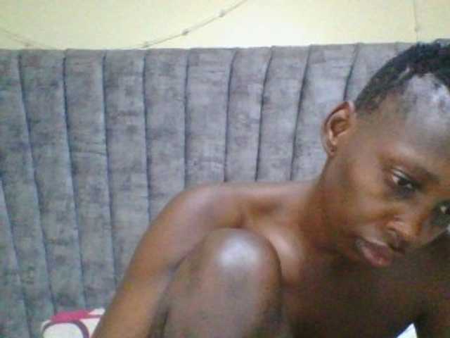 Dizzydose1, live now on BongaCams
