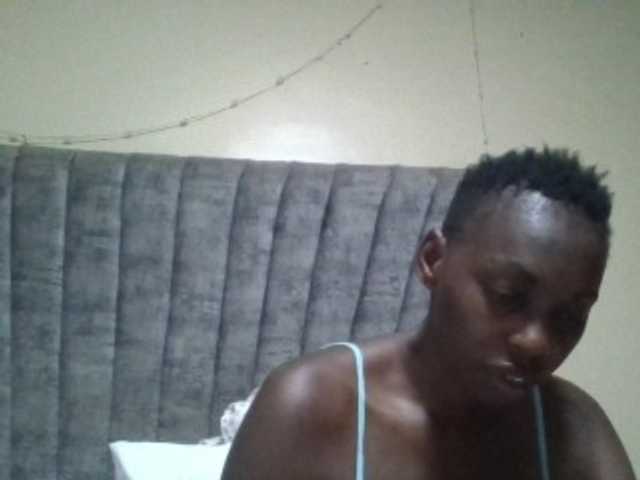 Dizzydose1 live cam on BongaCams