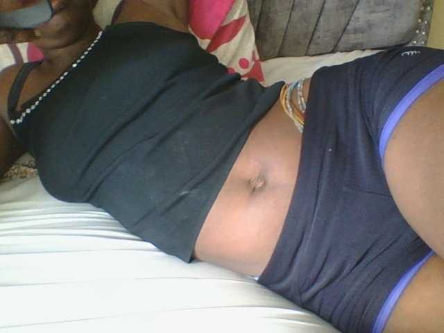 Dizzydose1 live cam on BongaCams