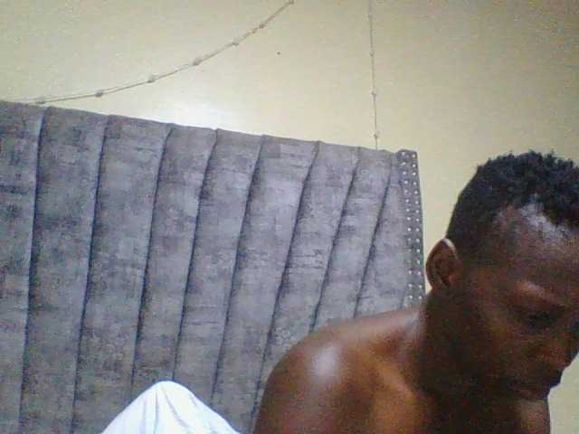 Dizzydose1 live cam on BongaCams