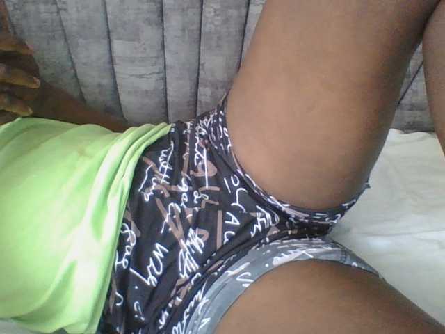 Dizzydose1 live cam on BongaCams