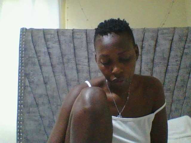 Dizzydose1 live cam on BongaCams