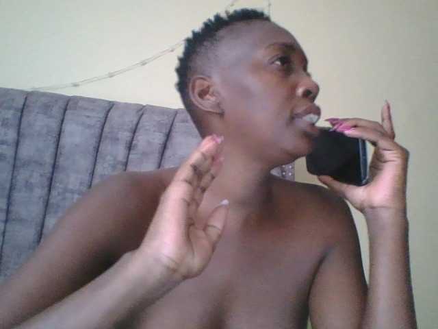Dizzydose1 live cam on BongaCams