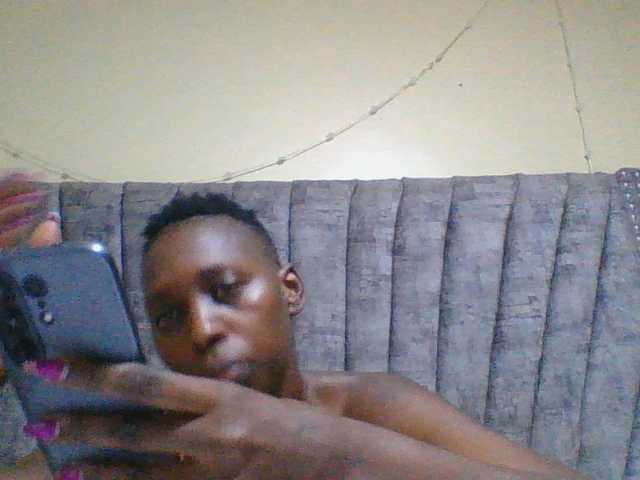 Dizzydose1 live cam on BongaCams