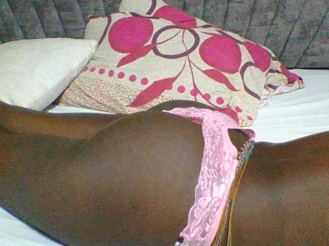 Dizzydose1 live cam on BongaCams