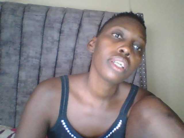Dizzydose1 live cam on BongaCams